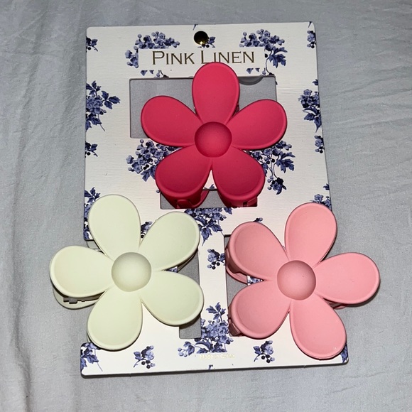 🌸Flower Clips🌸 - Picture 1 of 2